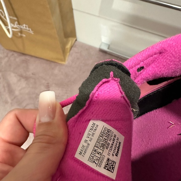 Women sneakers Reebok and Cardi b size 7.5 - Picture 7 of 10